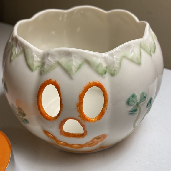Belleek Ireland Shamrock Jack 0 Lantern Votive Candle Holder - Picture 2 of 8